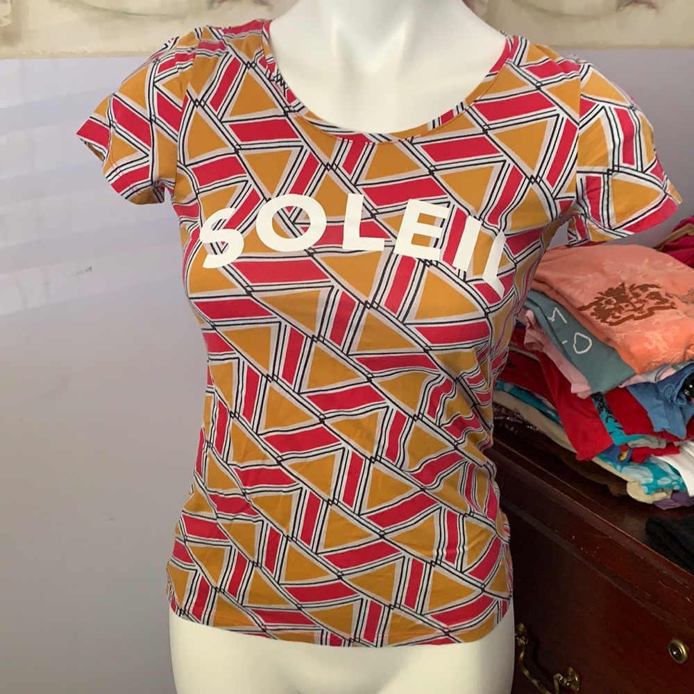 5/$15 Soft comfortable top.